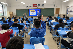 dual-teacher classroom is now online! --xinglan school dual-teacher classroom is opened!