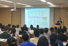 家校共商填志愿，砥砺前行齐圆梦——初三年级学生中考志愿填报家长会